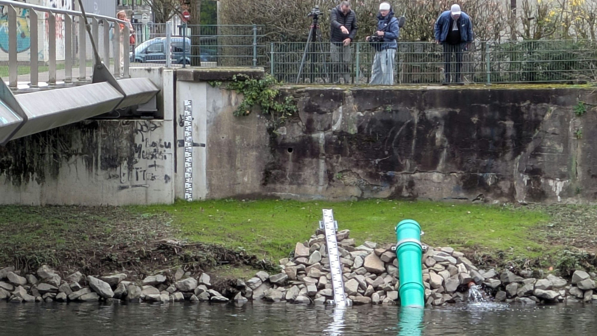 Der neue Wupperpegel am Pastorat in Leichlingen