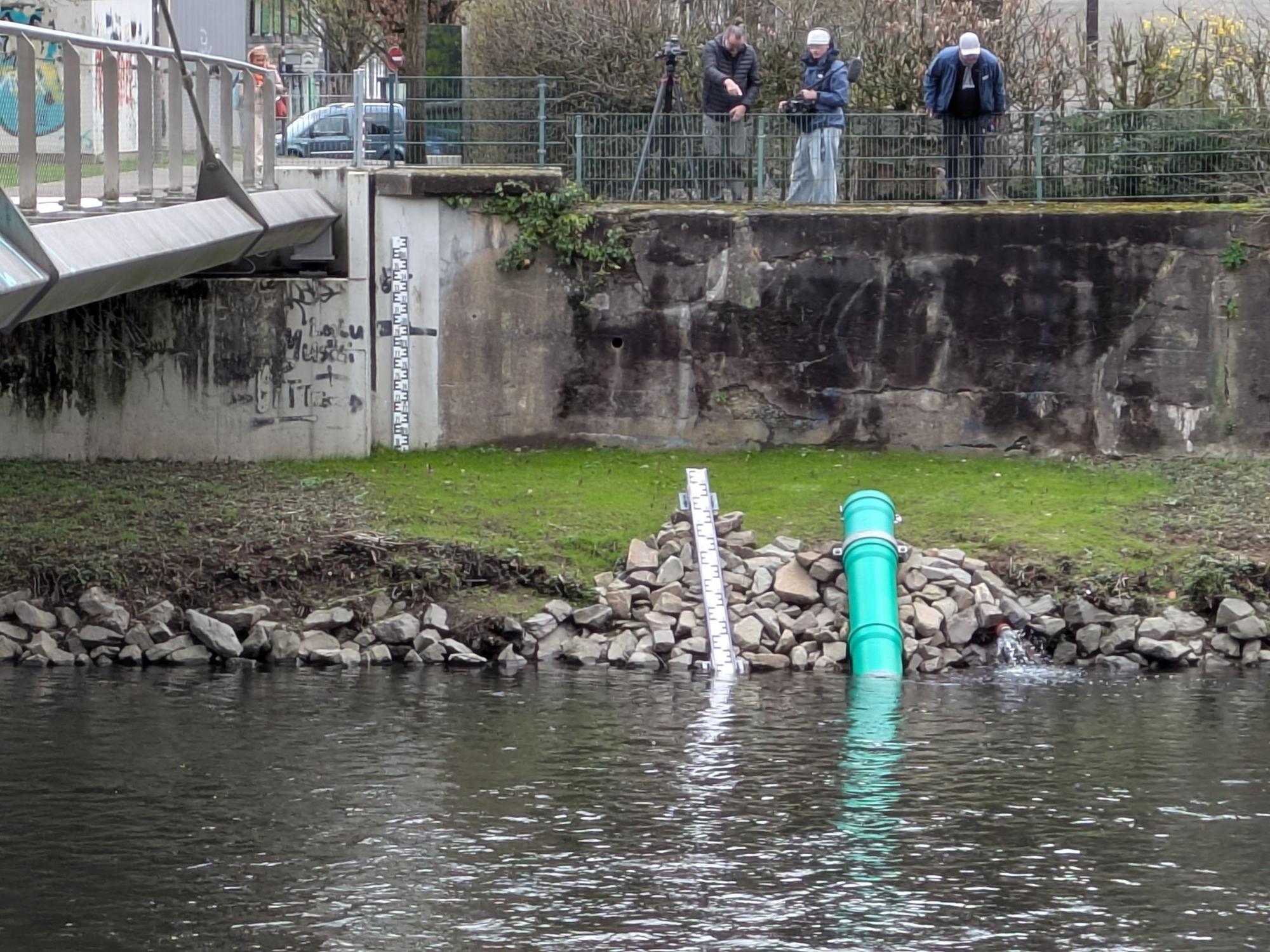Der neue Wupperpegel am Pastorat in Leichlingen