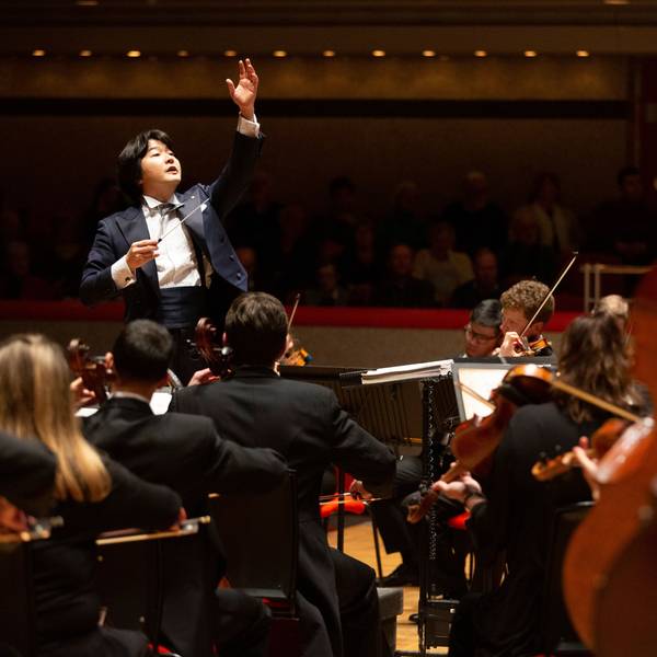 Der japanische Dirigent Kazuki Yamada mit dem City of Birmingham Symphony Orchestra in der Kölner Philharmonie