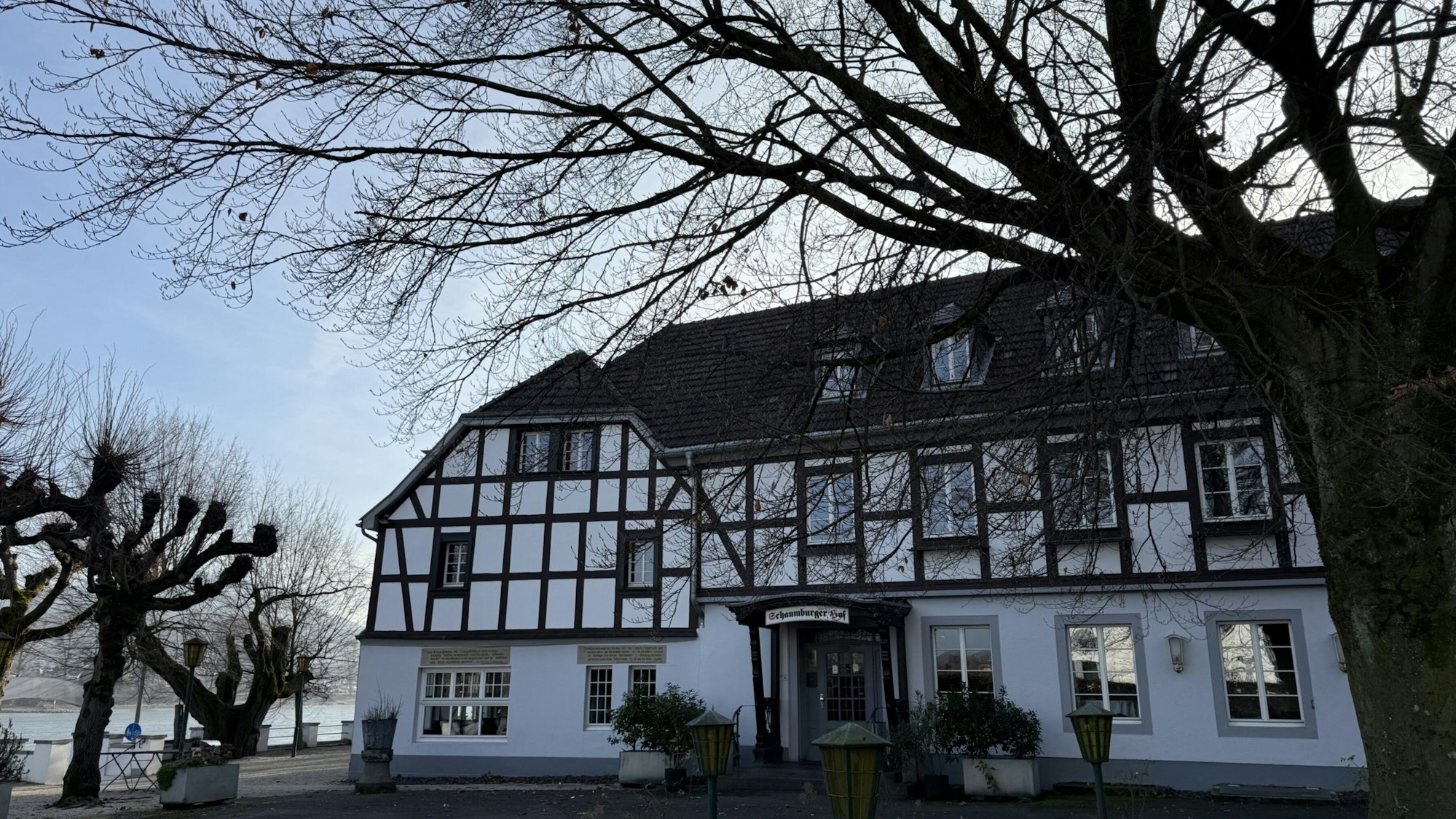 Der Schaumburger Hof am Rheinufer in Bonn hat nach 200 Jahren seine Pforten geschlossen.