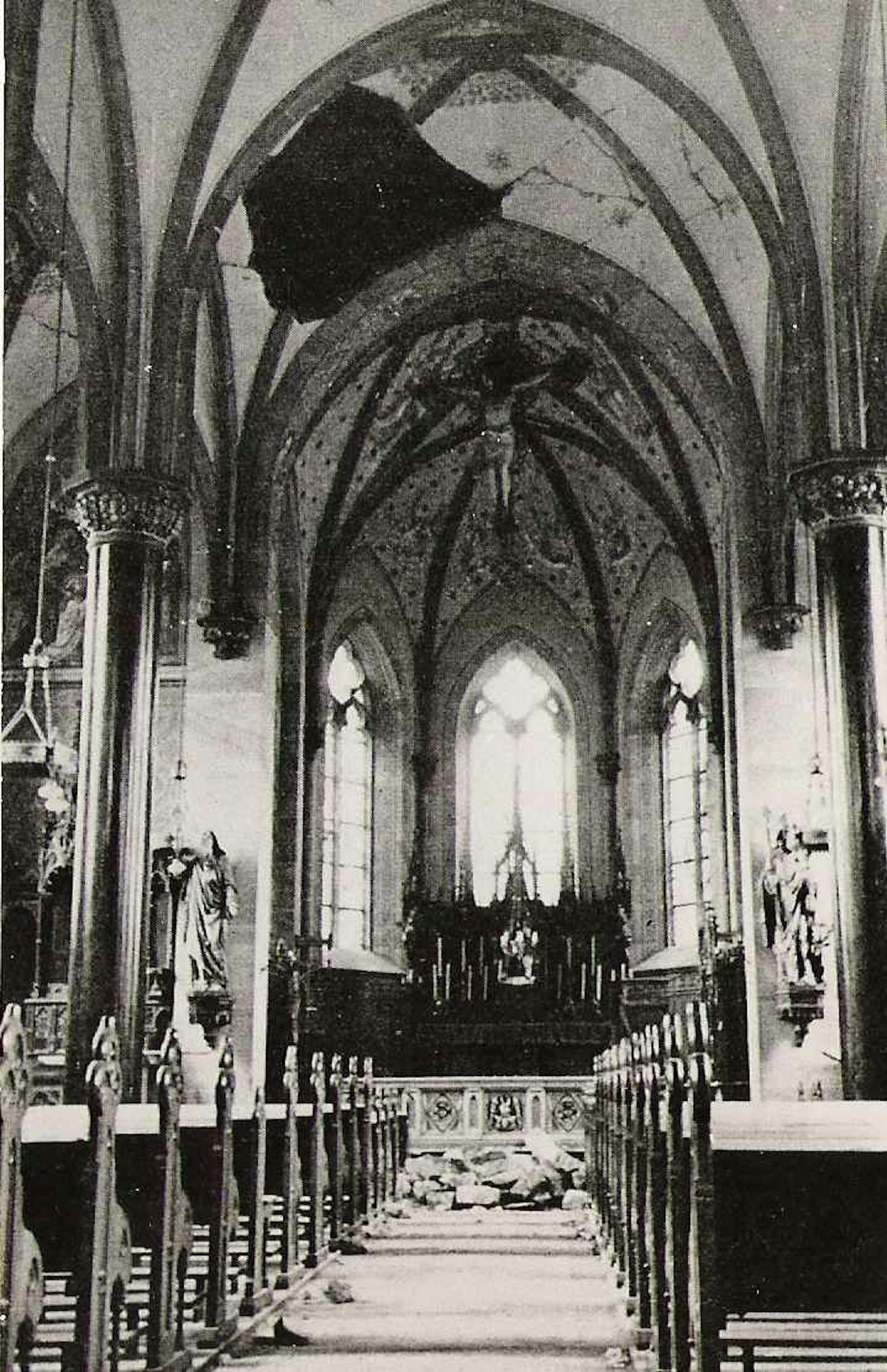 Beim Beben im März 1951 wurde auch Dach der Kirche in Mechernich-Obergartzem zerstört.