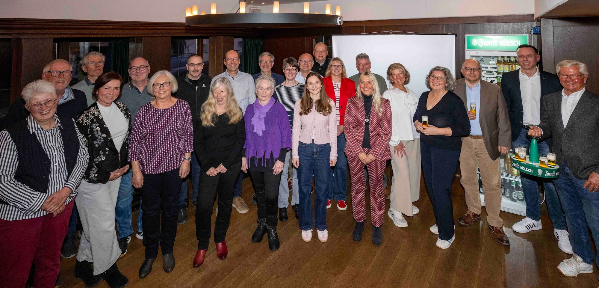 Alles Gewinner: Diesen 20 Hobbyfotografen ist es gelungen, sich in der Konkurrenz von knapp tausend Einsendungen durchzusetzen. Nun wurden sie ausgezeichnet.