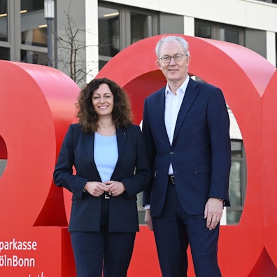 Pressegespräch zu den Bilanzzahlen 2025 und dem 200-jährigen Jubiläum der Sparkasse KölnBonn. Stellvertretendes Vorstandsmitglied Cathrin Dauven und Vorstandschef Ulrich Voigt.