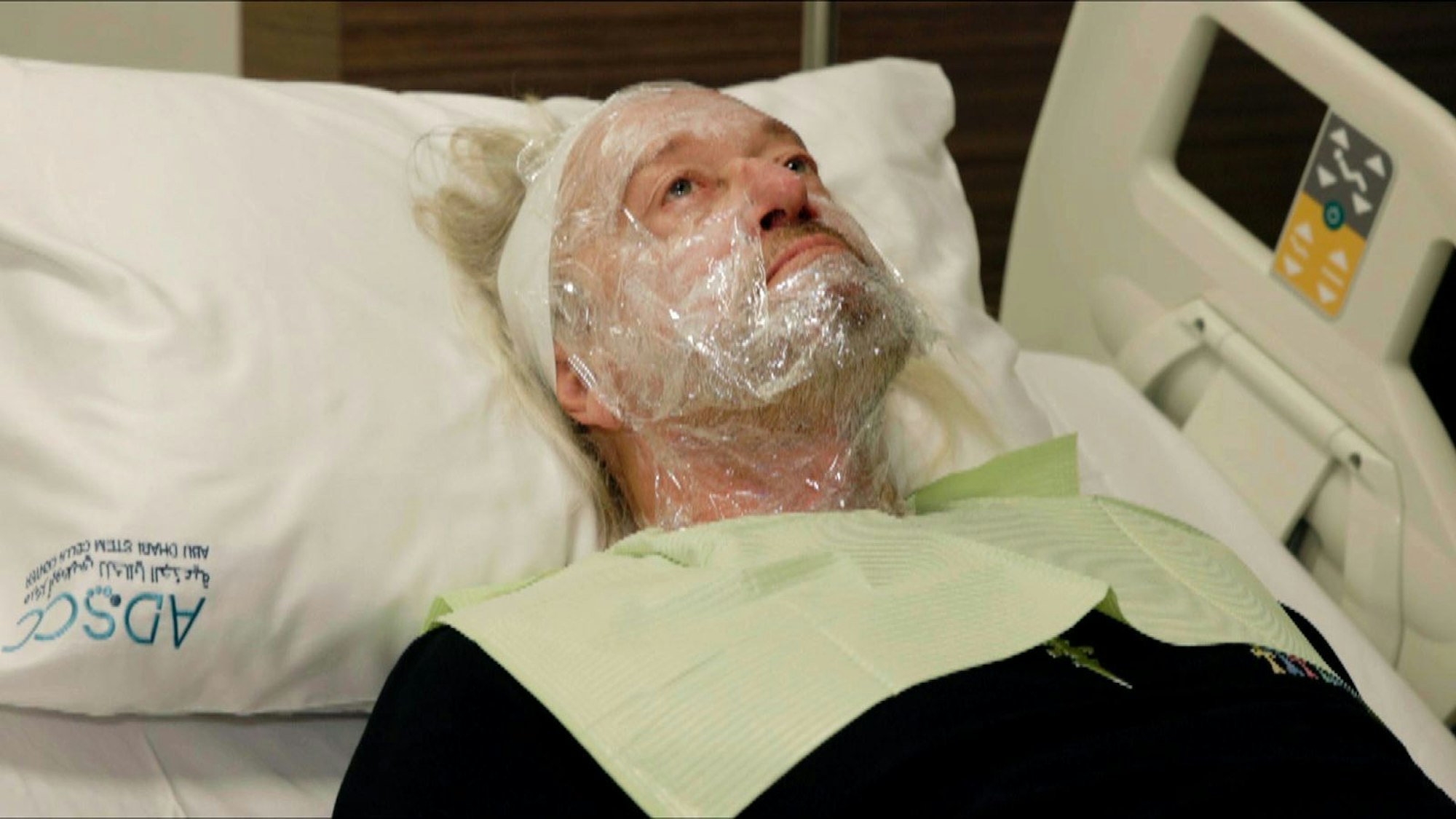 Robert Geiss unterzieht sich einem sogenannten Vampirlifting. (Bild: RTLZWEI)