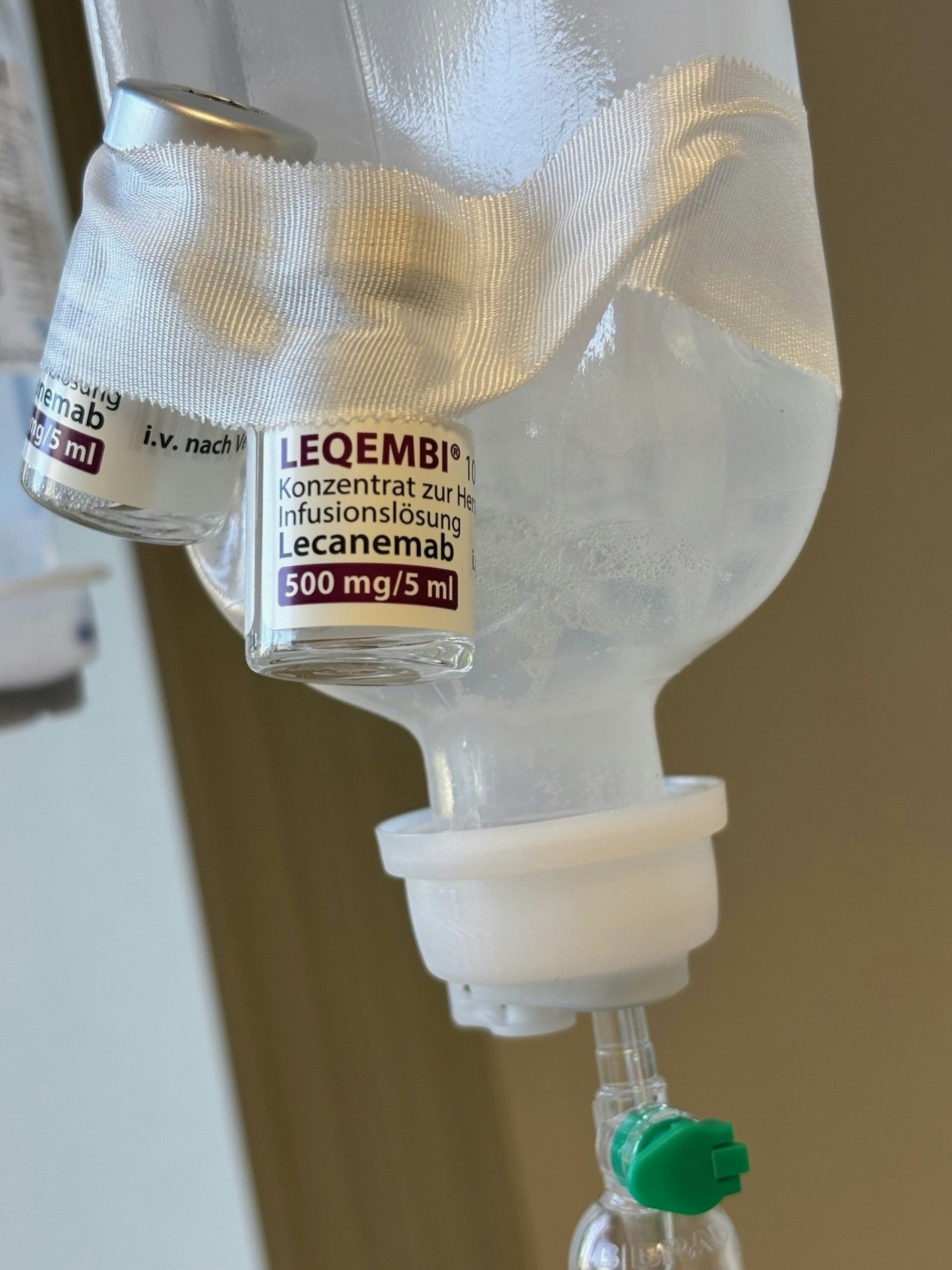 In Troisdorf erhalten die ersten Patienten regelmäßige Infusionen mit Lecanemab und Donanemab.
