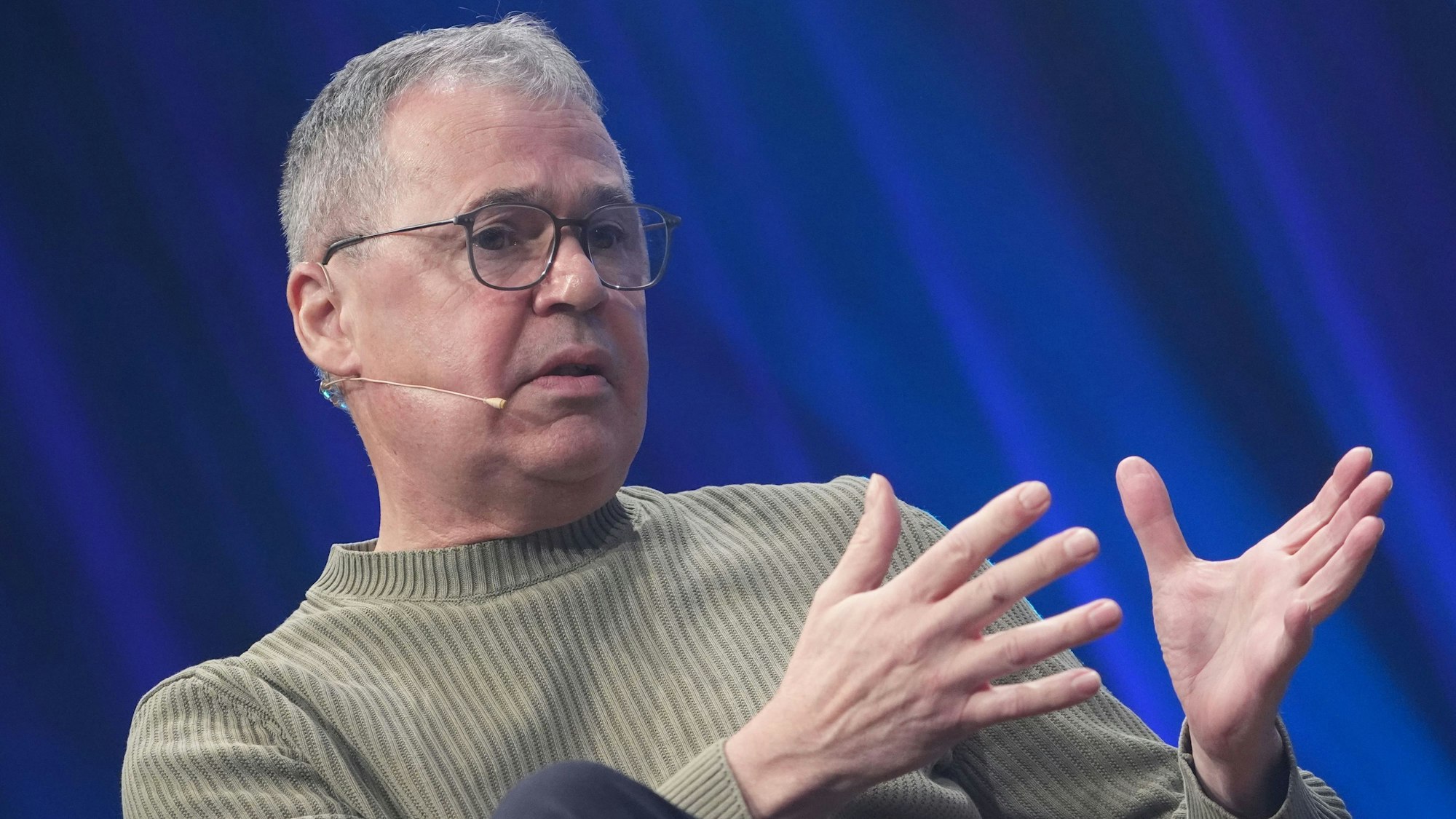 ARCHIV - 04.02.2026, Hamburg: Andreas Rettig, Geschäftsführer Sport beim Deutschen Fußball-Bund DFB, spricht auf der Bühne während der Sportbusiness-Konferenz Spobis im CCH Congress Center Hamburg. Andreas Rettig blickt mit Sorge auf die Situation in Mexiko. (zu dpa: «Rettig über WM: Politische Themen dürfen keine Kraft kosten») Foto: Marcus Brandt/dpa +++ dpa-Bildfunk +++