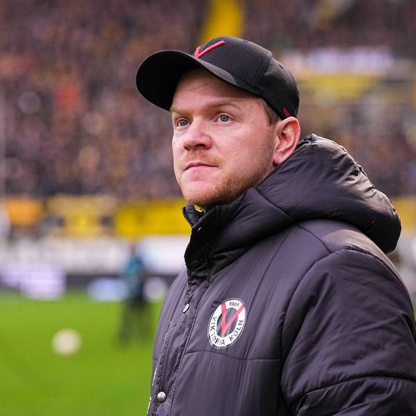 913.12.2025, xydrx, Fußball, 3.Liga, TSV Alemannia Aachen - FC Viktoria Köln, Saison 2025 2026, Tivoli: Marian Wilhelm Cheftrainer FC Viktoria Köln DFB regulations prohibit any use of photographs as image sequences and or quasi-video. Photo: xYannisxDreimannxPressefotoKochx Nordrhein-Westfahlen Deutschland *** 913 12 2025, xydrx, Football, 3 Liga, TSV Alemannia Aachen FC Viktoria Köln, Saison 2025 2026, Tivoli Marian Wilhelm Head Coach FC Viktoria Köln DFB regulations prohibit any use of photographs as image sequences and or quasi video Photo xYannisxDreimannxPressefotoKochx Nordrhein Westfahlen Germany