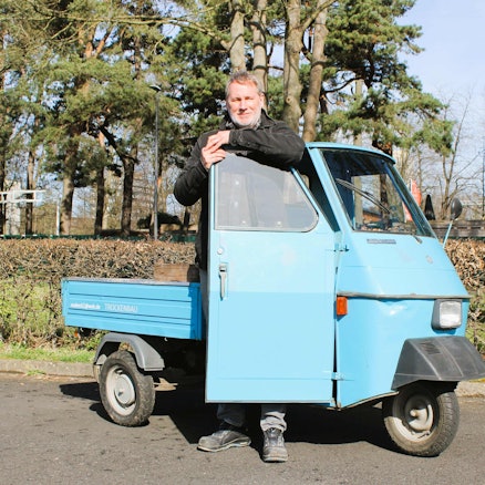 Wolfgang Becker und seine italienische „Biene“.