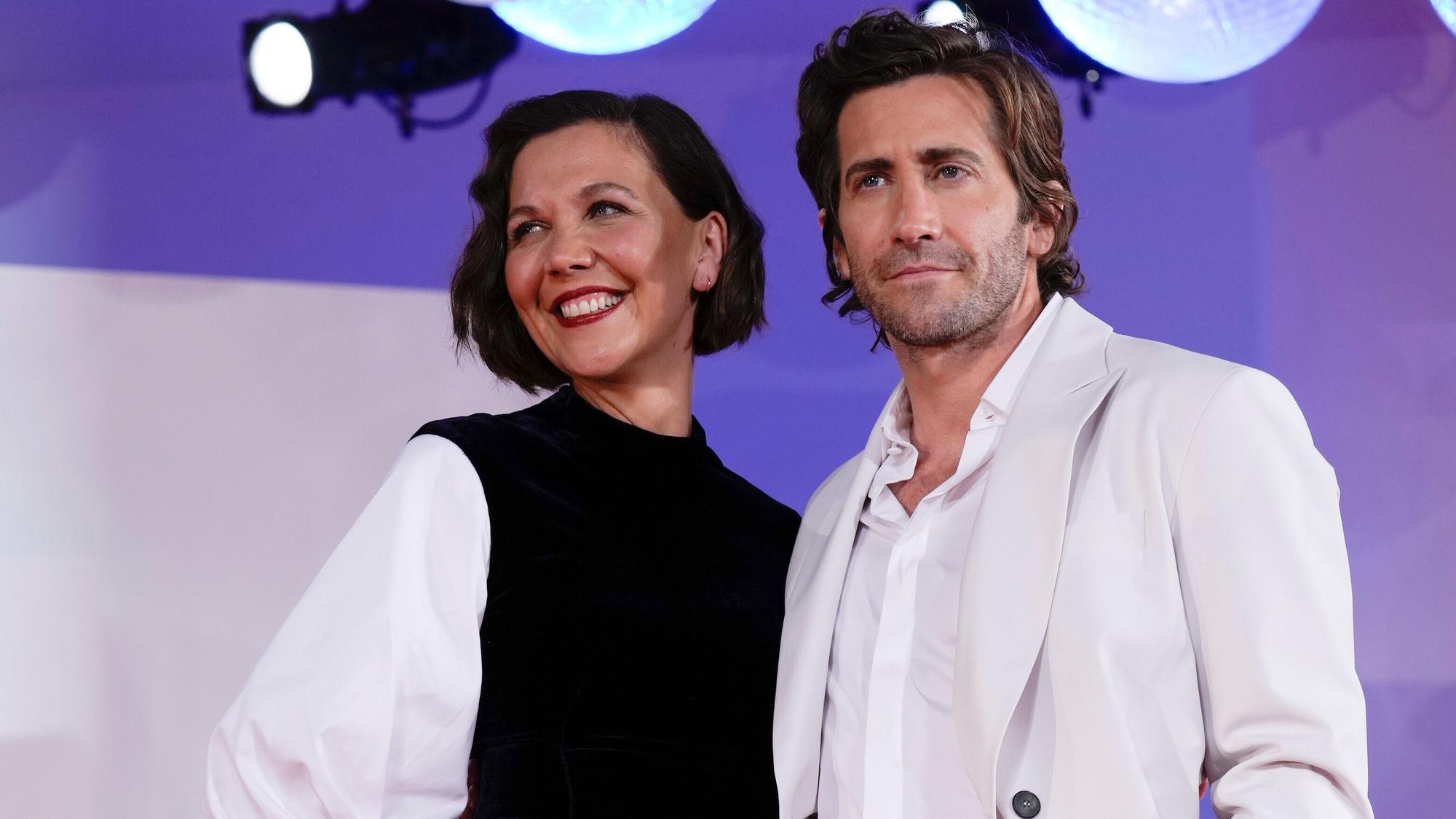 Maggie Gyllenhaal und Jake Gyllenhaal bei einer Filmpremiere.