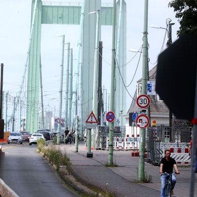 Blick auf die Baustelle auf der Mülheimer Brücke (Archivfoto)