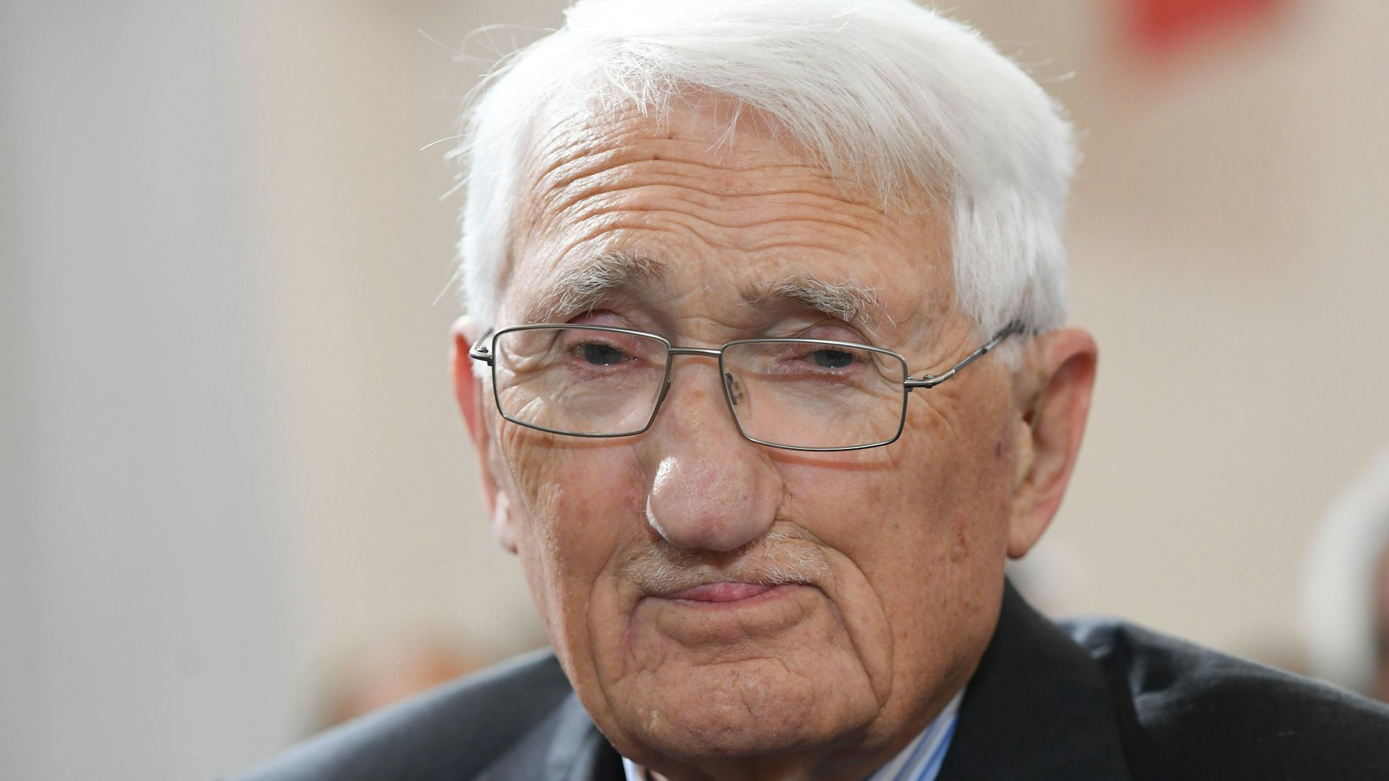 Der deutsche Philosoph und Soziologe Jürgen Habermas ist an diesem Samstag im Alter von 96 Jahren in Starnberg verstorben (Archivbild)