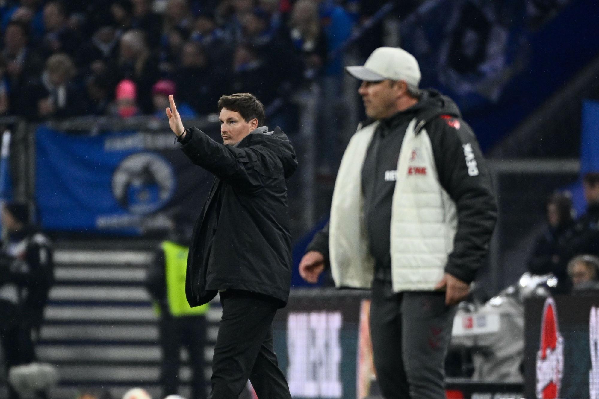 Merlin Polzin und Lukas Kwasniok am Samstagabend während der Partie im Volksparkstadion