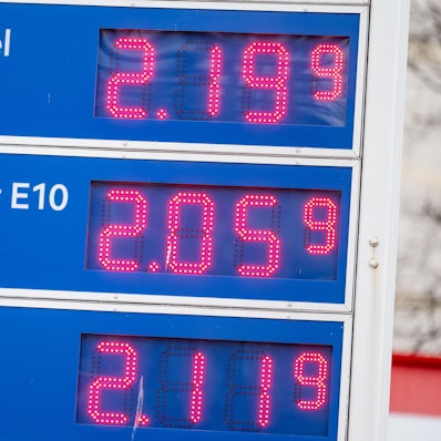 Die Preise für Diesel und Benzin sind aktuell in Deutschland auf einem Rekordniveau.