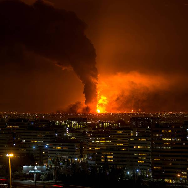 Feuer in Teheran nach Bombenangriffen am 7. März