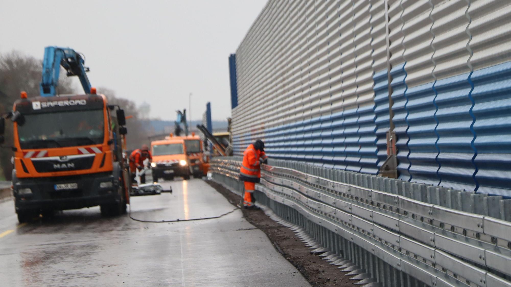 Am 23. März wird der Verkehr komplett auf die neu gebauten Fahrbahnen der A555 umgelegt. Bis dahin gibt es im Mittelbereich noch einiges zu tun.