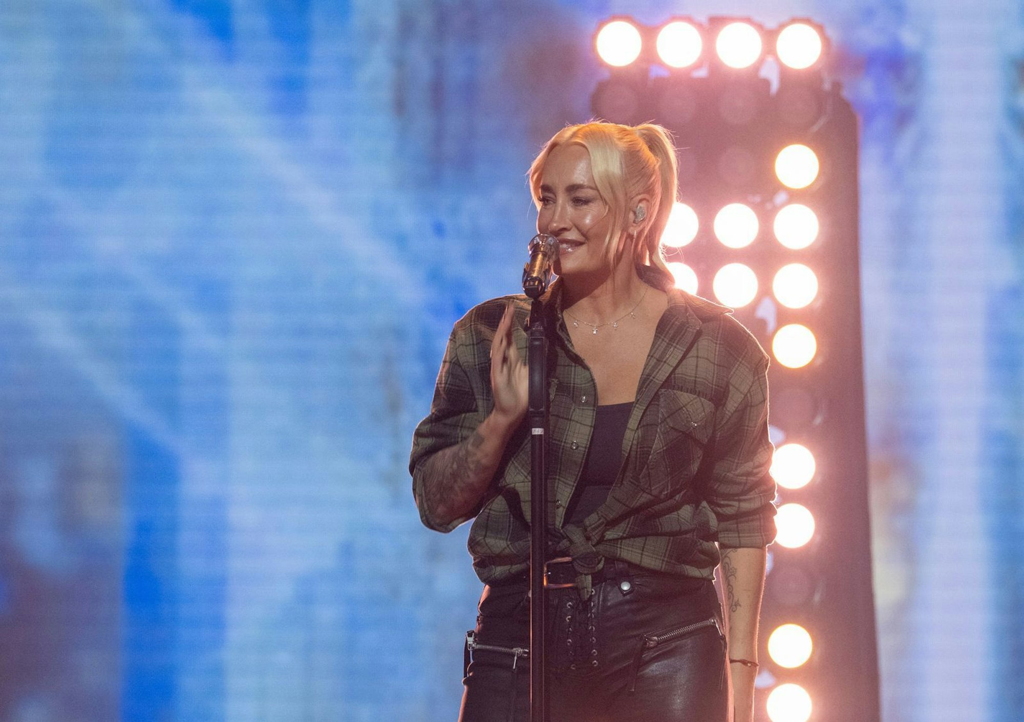 Erstmals in Gios Show: Sarah Connor sang „Wilde Nächte“ - und berichtete von solchen, die sie mit Giovanni Zarrella verlebte. (Bild: ZDF / Sascha Baumann)