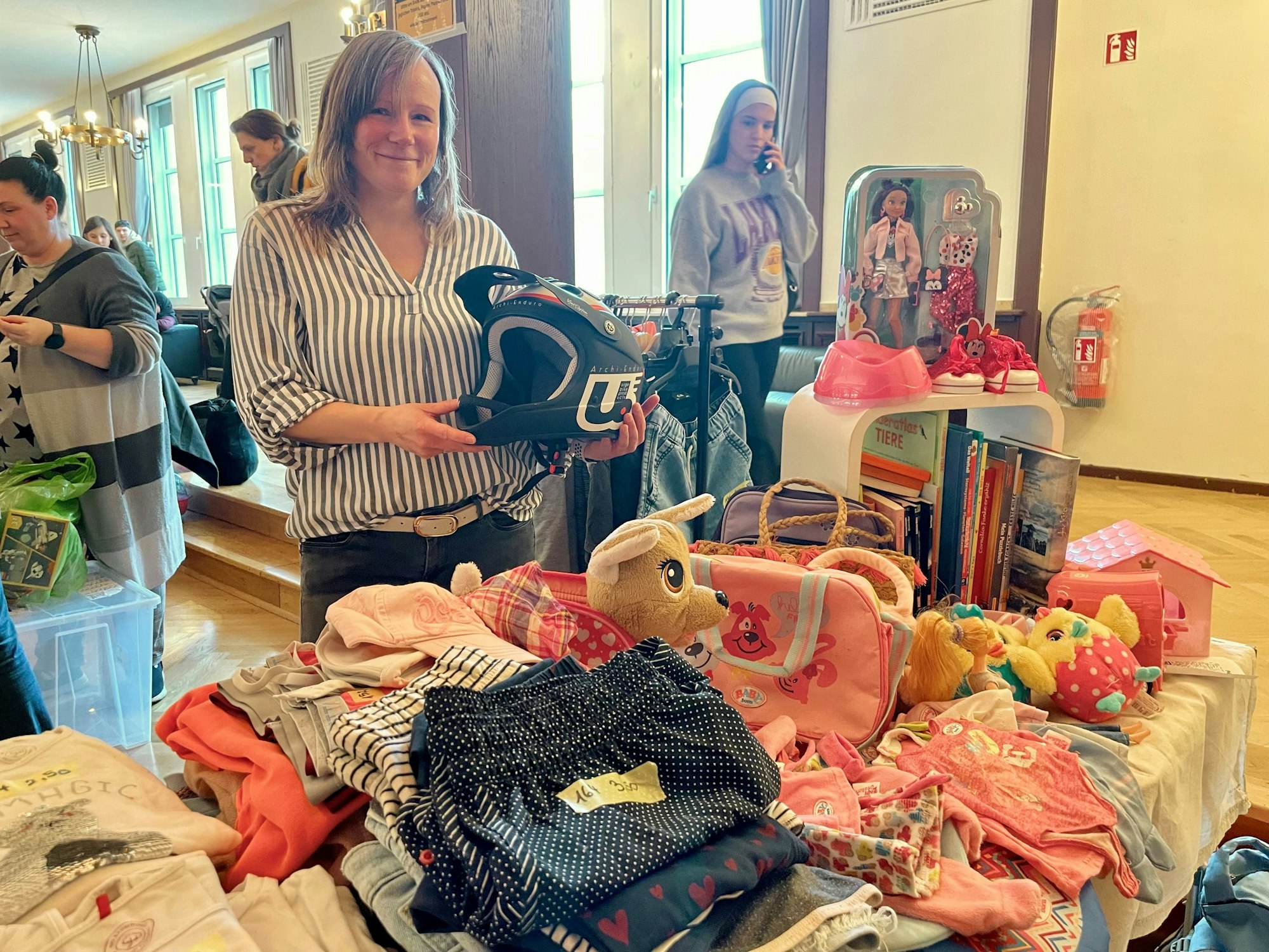 Für Sabine Irrgang ist der Standort etwas Besonderes. Die Wiesdorferin hat als Kind selbst häufig im Lindenhof gespielt.