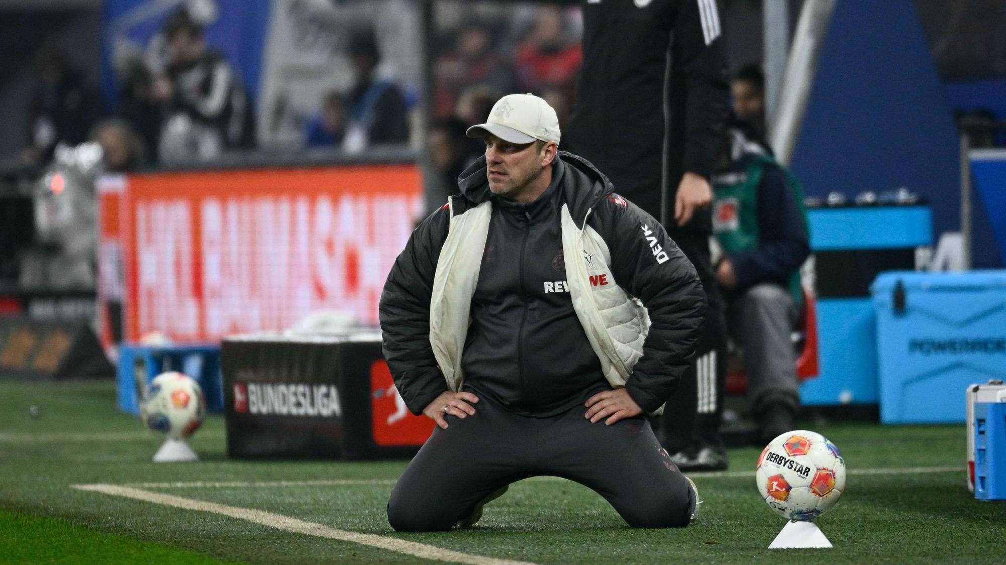 FC-Trainer Lukas Kwasniok litt in Hamburg mit seiner Mannschaft.