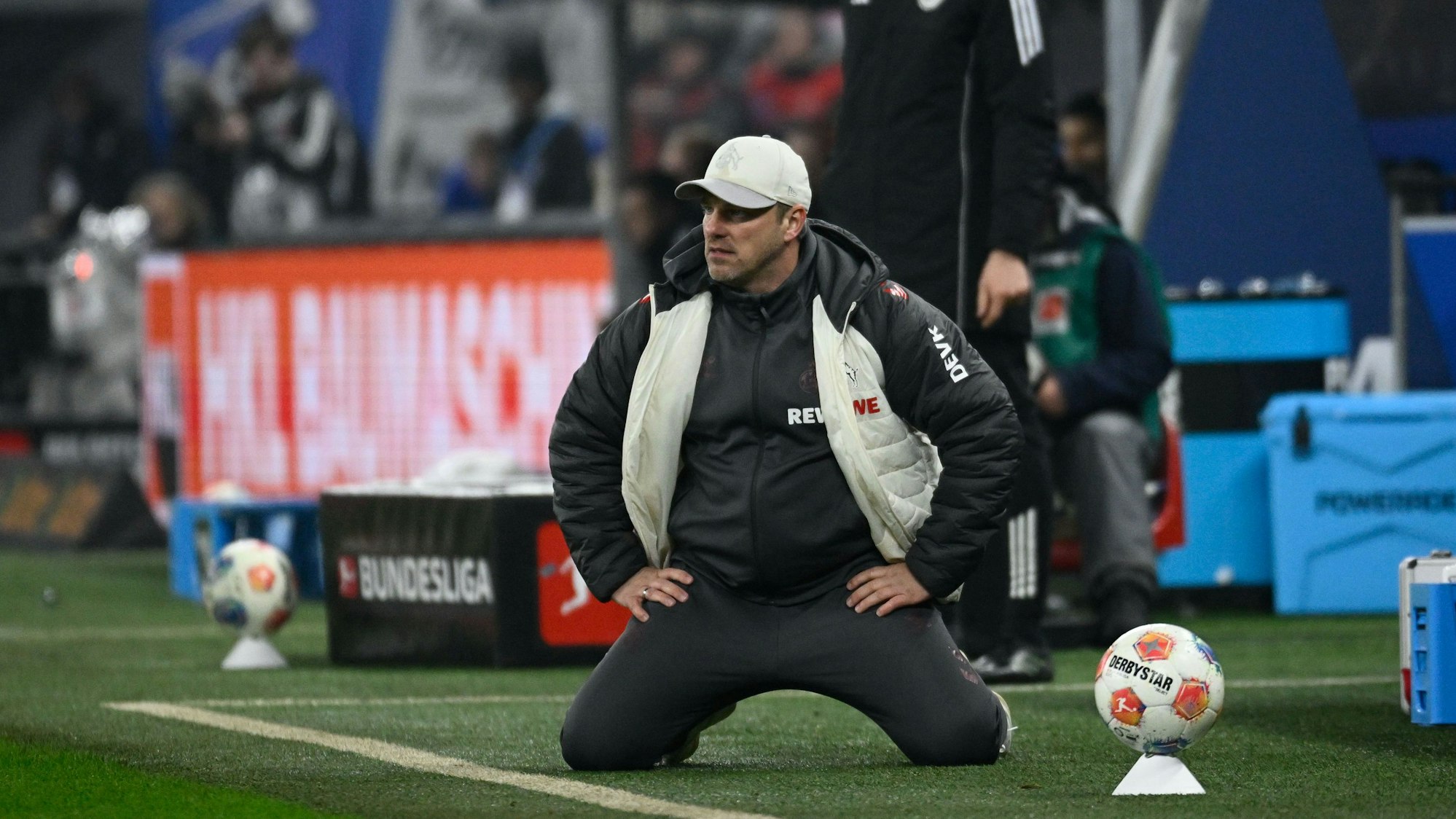 FC-Trainer Lukas Kwasniok litt in Hamburg mit seiner Mannschaft.