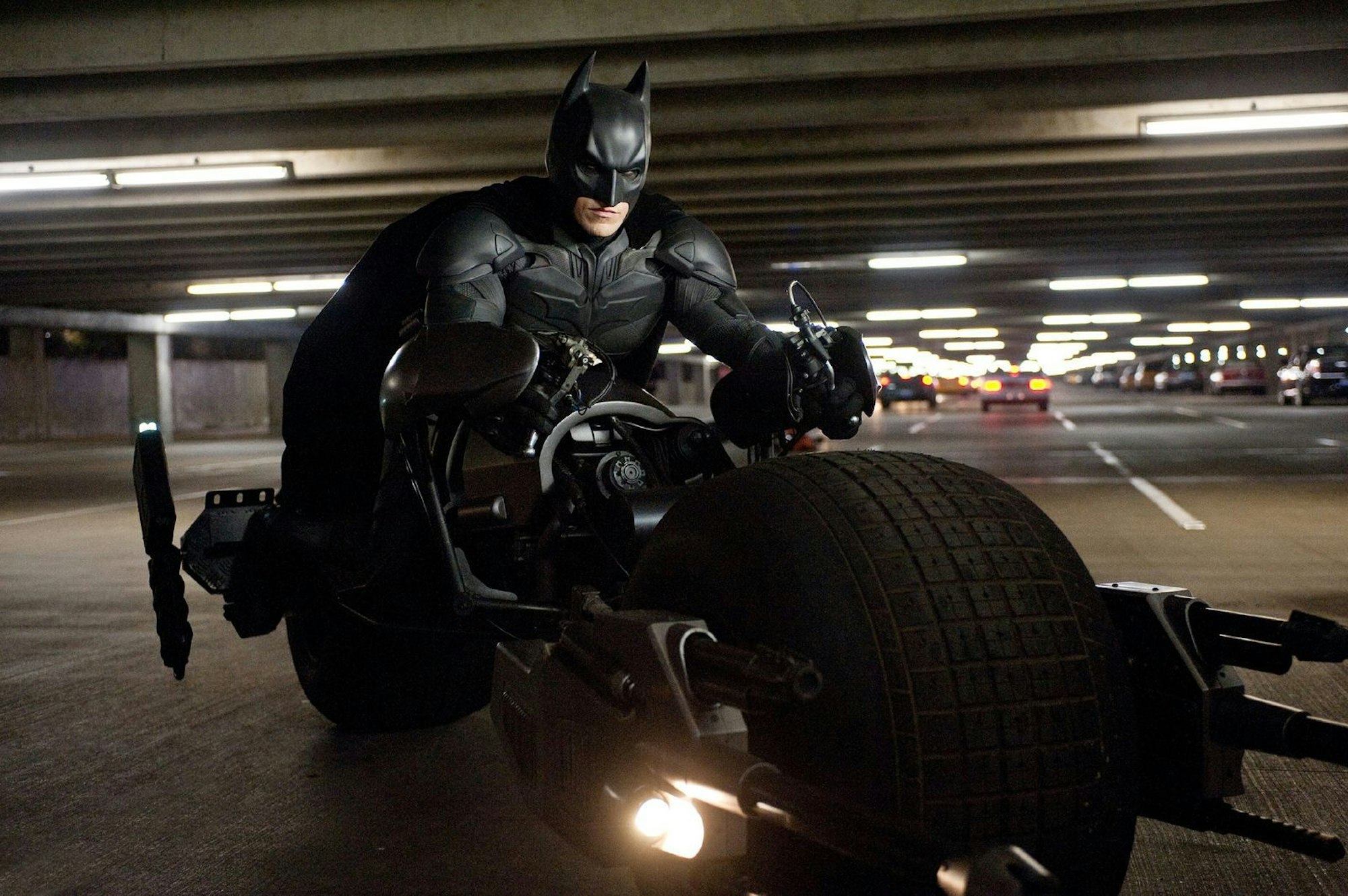Viele Fans hätten sich aufgrund der düsteren Grundstimmung der vorherigen Filme ein eher deprimierendes Ende von „The Dark Knight Rises“ (2012) gewünscht. (Bild: Warner Bros. Entertainment)
