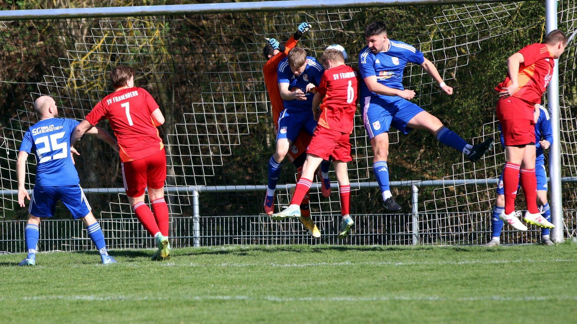 Das Bild zeigt den Traumstart des SV Frauenberg gegen Dahlem-Schmidtheim.