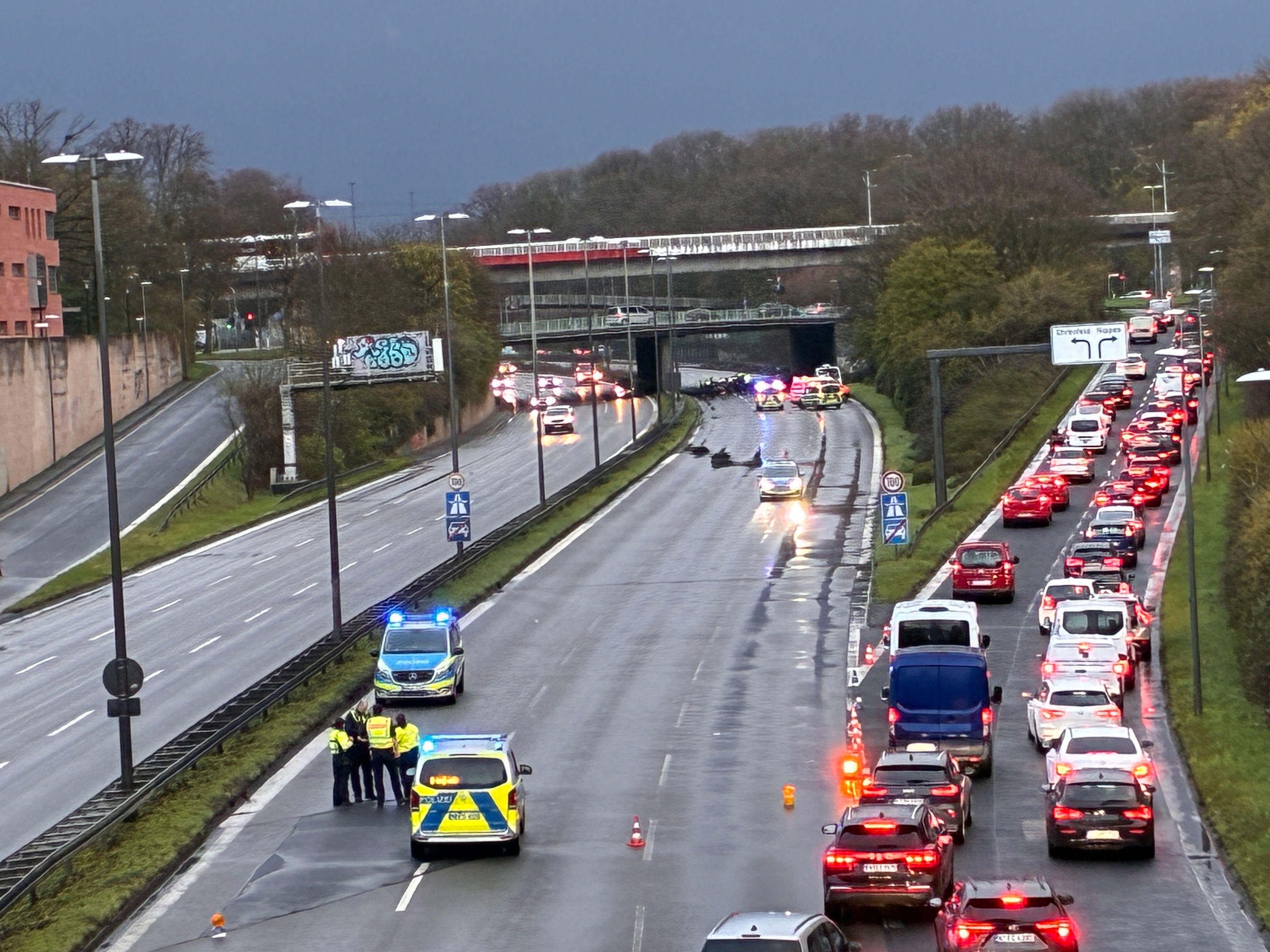 A57 bei Ehrenfeld: Sperrung nach tödlichem Unfall in Köln | Kölner