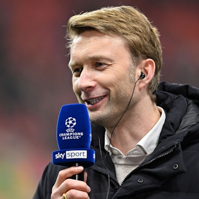 11.03.2026, Nordrhein-Westfalen, Leverkusen: Fußball, Männer: Champions League, Bayer Leverkusen - FC Arsenal, K.o.-Runde, Achtelfinale, Hinspiele, BayArena, Simon Rolfes, Geschäftsführer Sport Bayer Leverkusen, spricht beim Interview vor dem Spiel. Foto: Anke Waelischmiller/dpa +++ dpa-Bildfunk +++