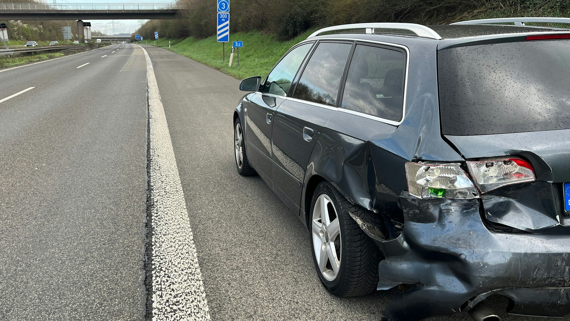Der Wagen der Unfallverursacherin wurde hinten rechts getroffen.