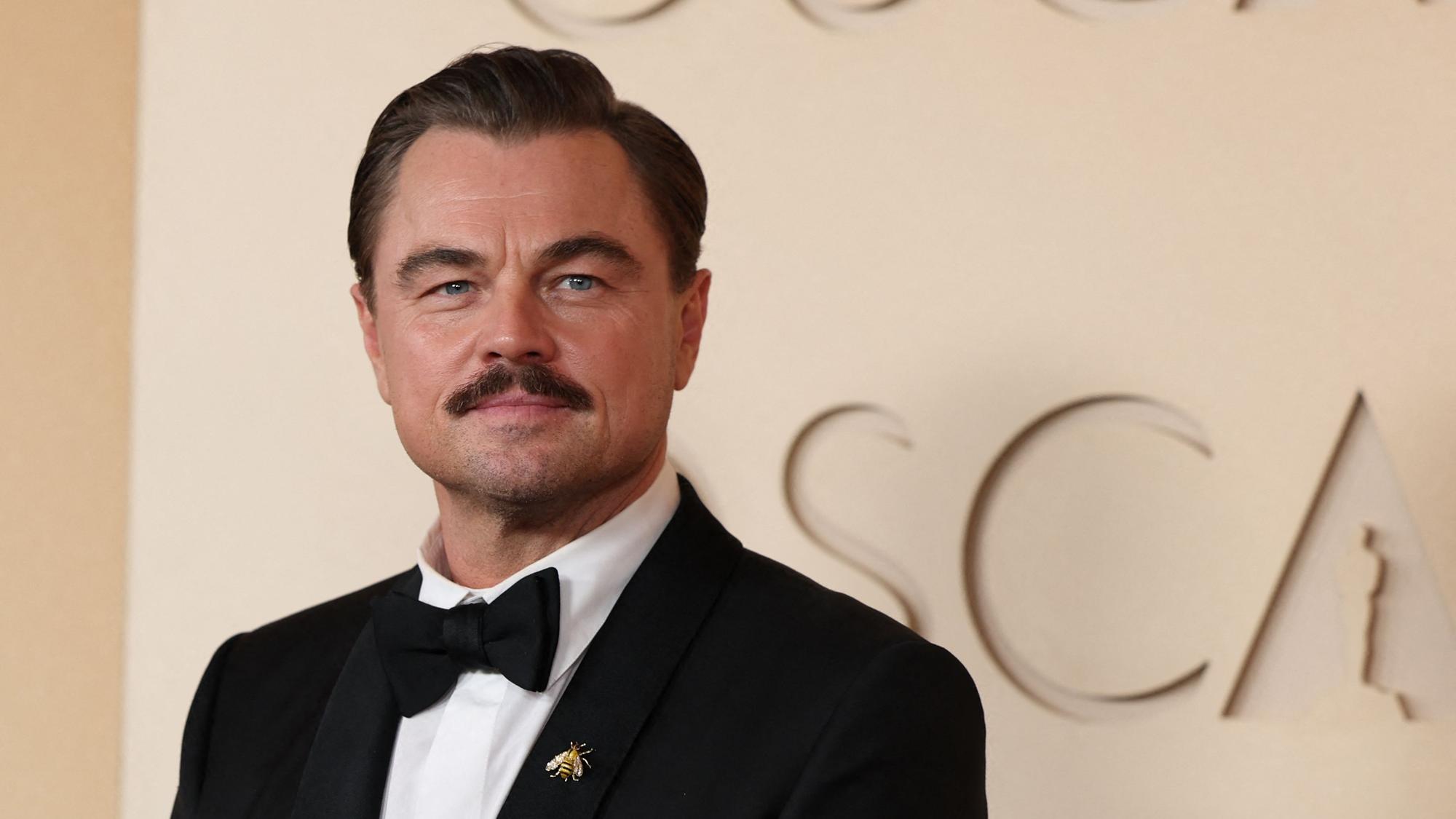 Leonardo DiCaprio kam mit Schnäutzer.