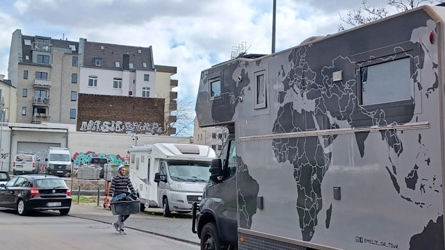 Wohnmobile auf dem Niehler Kirchweg