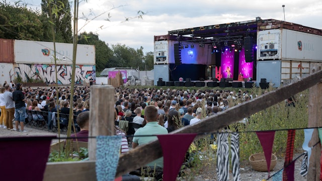 31.08.2022, Köln: Nightwash Live Open Air an der Südbrücke.
Auf der Bühne Tutty Tran.
Foto: Michael Bause