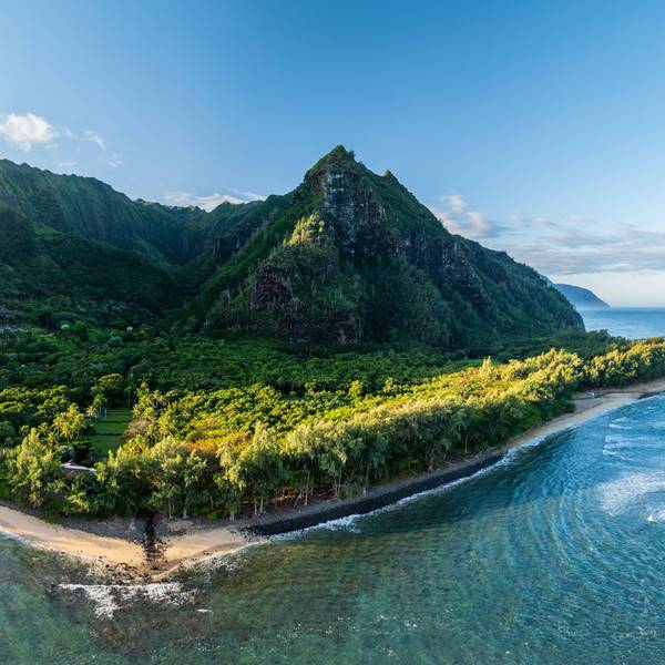 Blick auf die Na-Pali-Küste auf Kauai im Pazifik.
