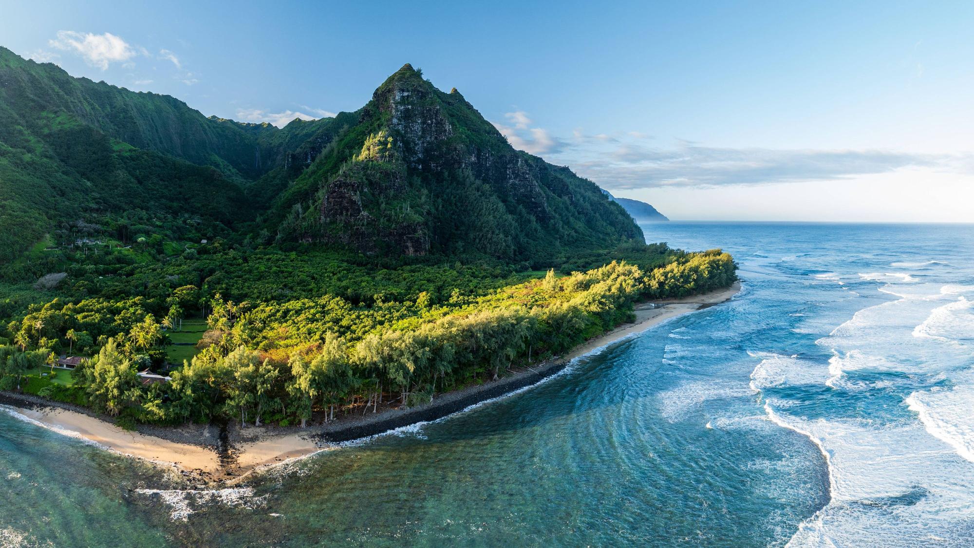 Blick auf die Na-Pali-Küste auf Kauai im Pazifik.