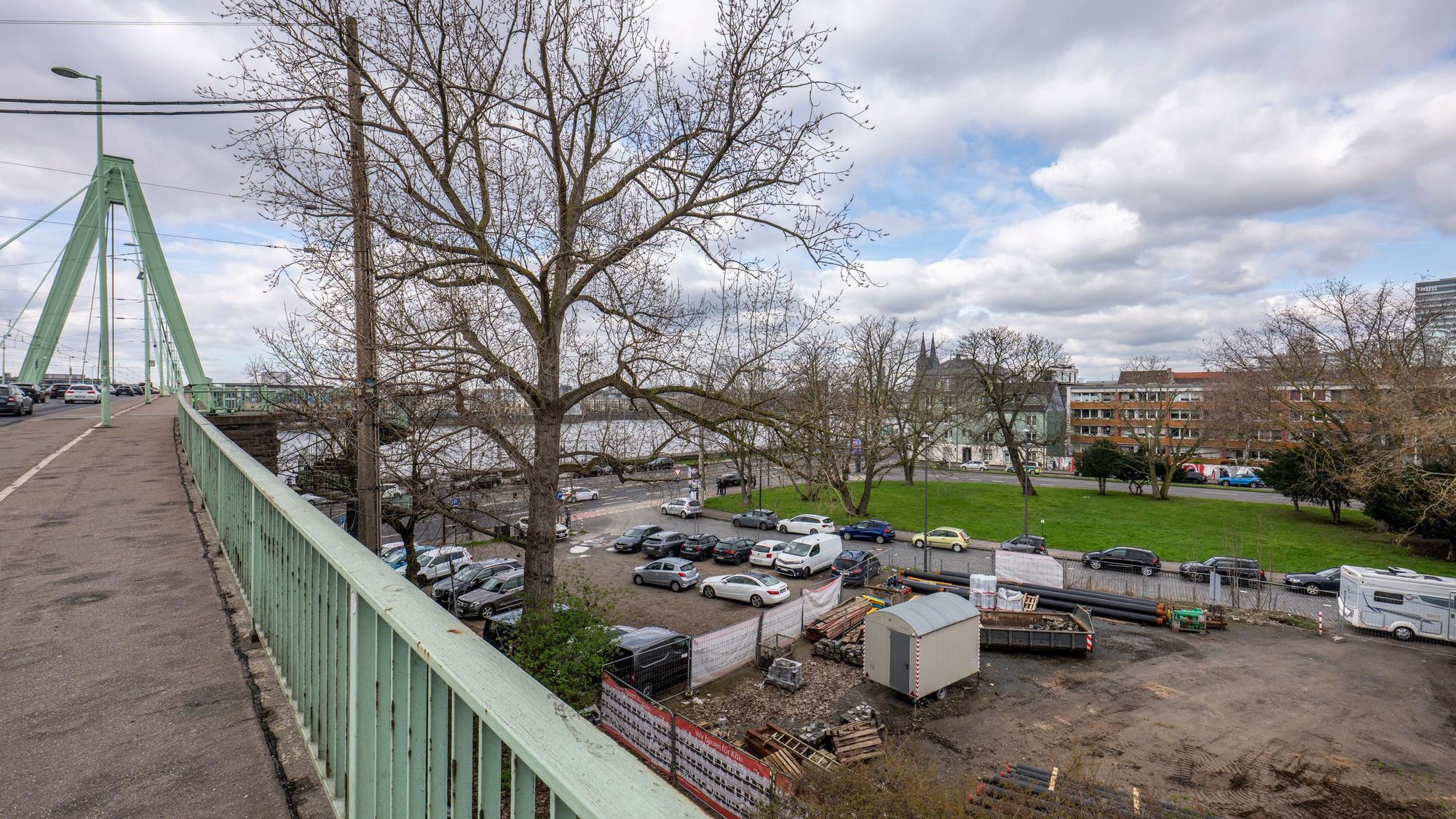 Auf diesem Gelände an der Severinsbrücke soll ein Hotel- und Bürogebäude entstehen.