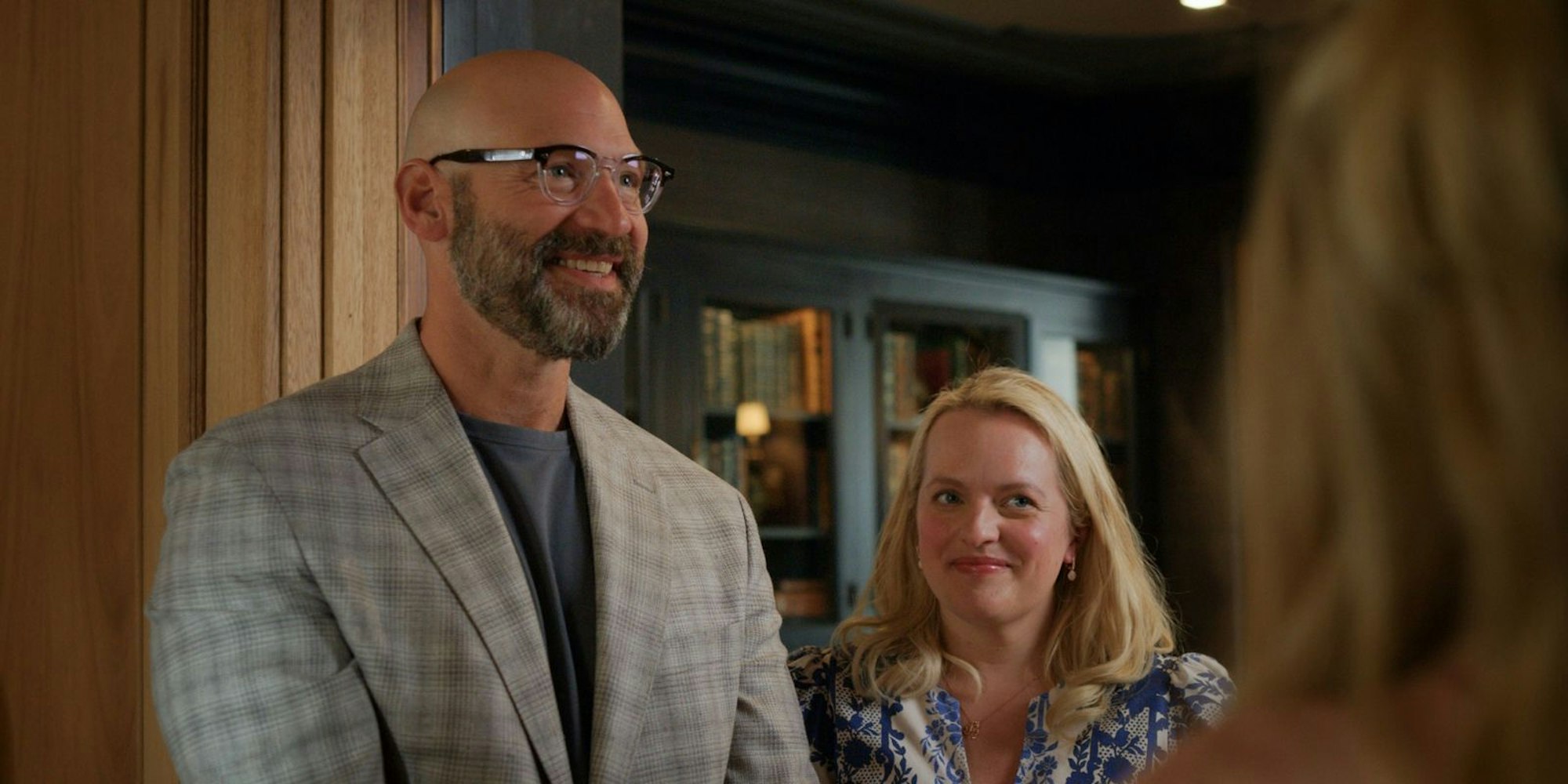 Mary (Elisabeth Moss) stand vor einer großen Karriere, doch dann hat sie ihren Dozenten Howard (Corey Stoll) geheiratet. (Bild: © Apple TV)