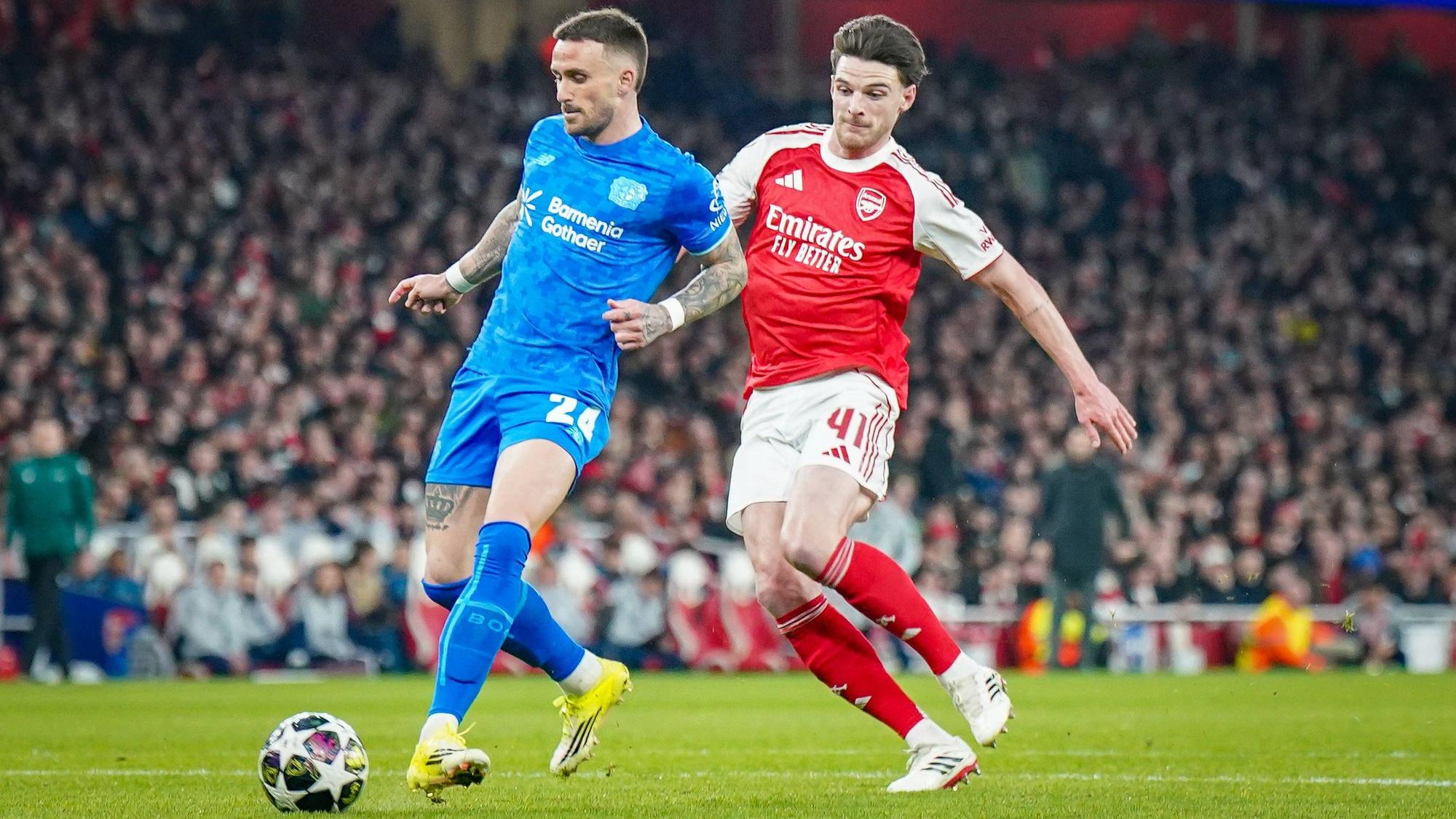 England: Fussball UEFA Champions League 2025 - 2026, Achtelfinale Rückspiel FC Arsenal London vs Bayer 04 Leverkusen - Emirates Stadium London: Aleix Garcia / Aleix Garcia Bayer 04 Leverkusen, 24 Declan Rice Arsenal, 41 *** England Football UEFA Champions League 2025 2026, Round of 16 second leg FC Arsenal London vs Bayer 04 Leverkusen Emirates Stadium London Aleix Garcia Aleix Garcia Bayer 04 Leverkusen, 24 Declan Rice Arsenal, 41 Copyright: xJOERANxSTEINSIEKx