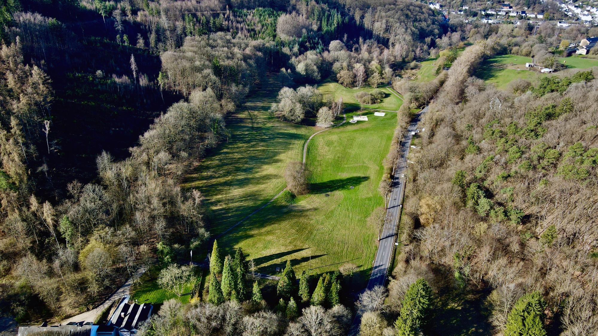 Ein Luftbild des hinteren Bereichs des Schleidparks, unweit des Abzweigs nach Rodert.