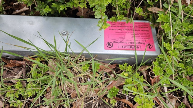 Auf einem Spielplatz in Hitdorf hat die Stadtverwaltung Rattengift auslegen lassen.