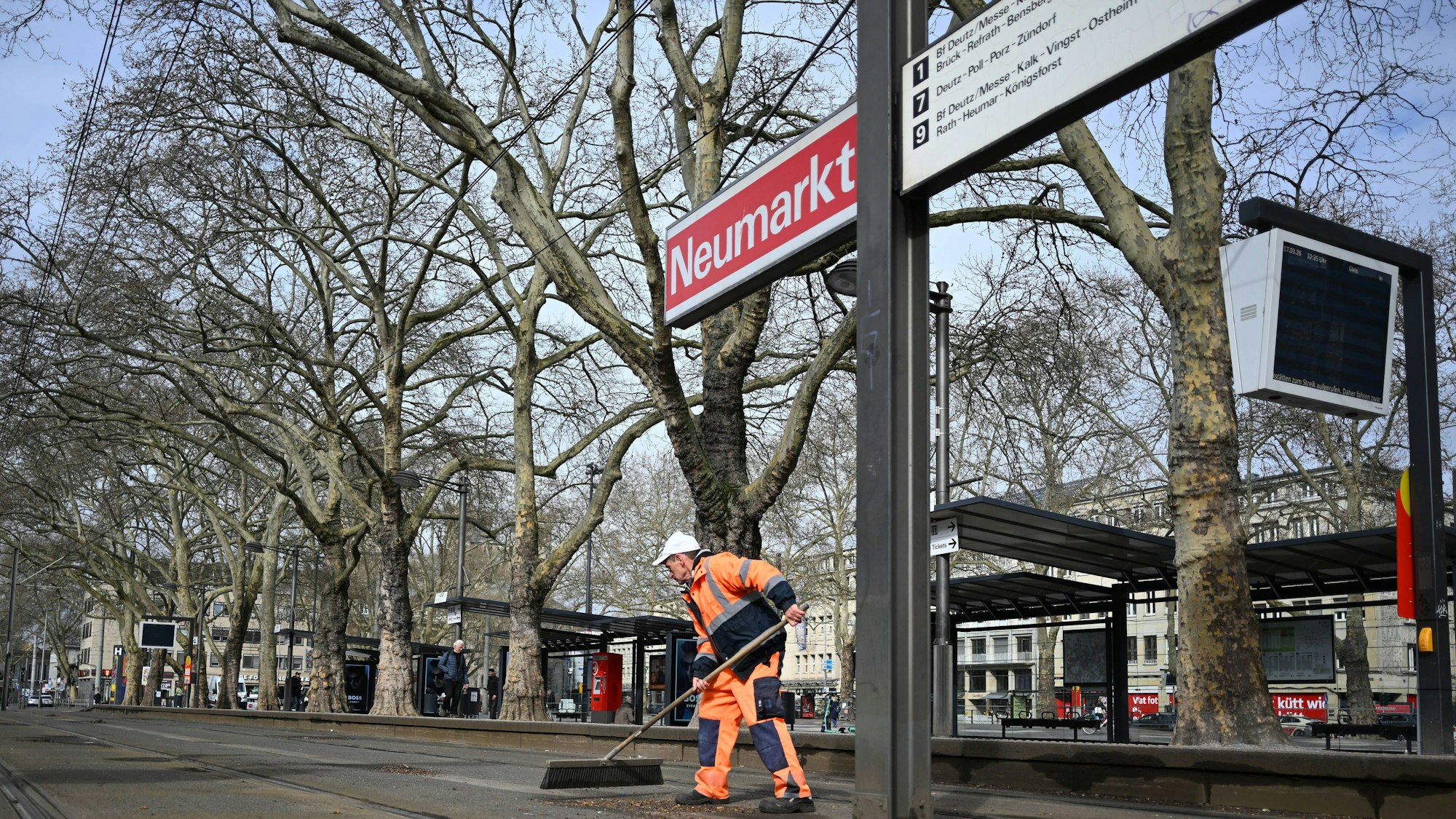 Zeit für Frühjahrsputz an den Haltestellen.