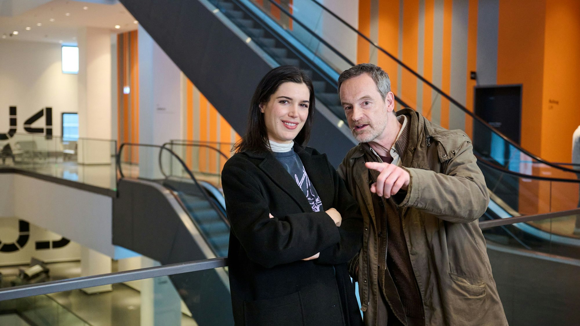 Die neue TV-Kommissarin Sophia Mercedes Burtscher als Hauptkommissarin Leo Sturm und Jörg Hartmann als TV-Hauptkommissar Peter Faber.