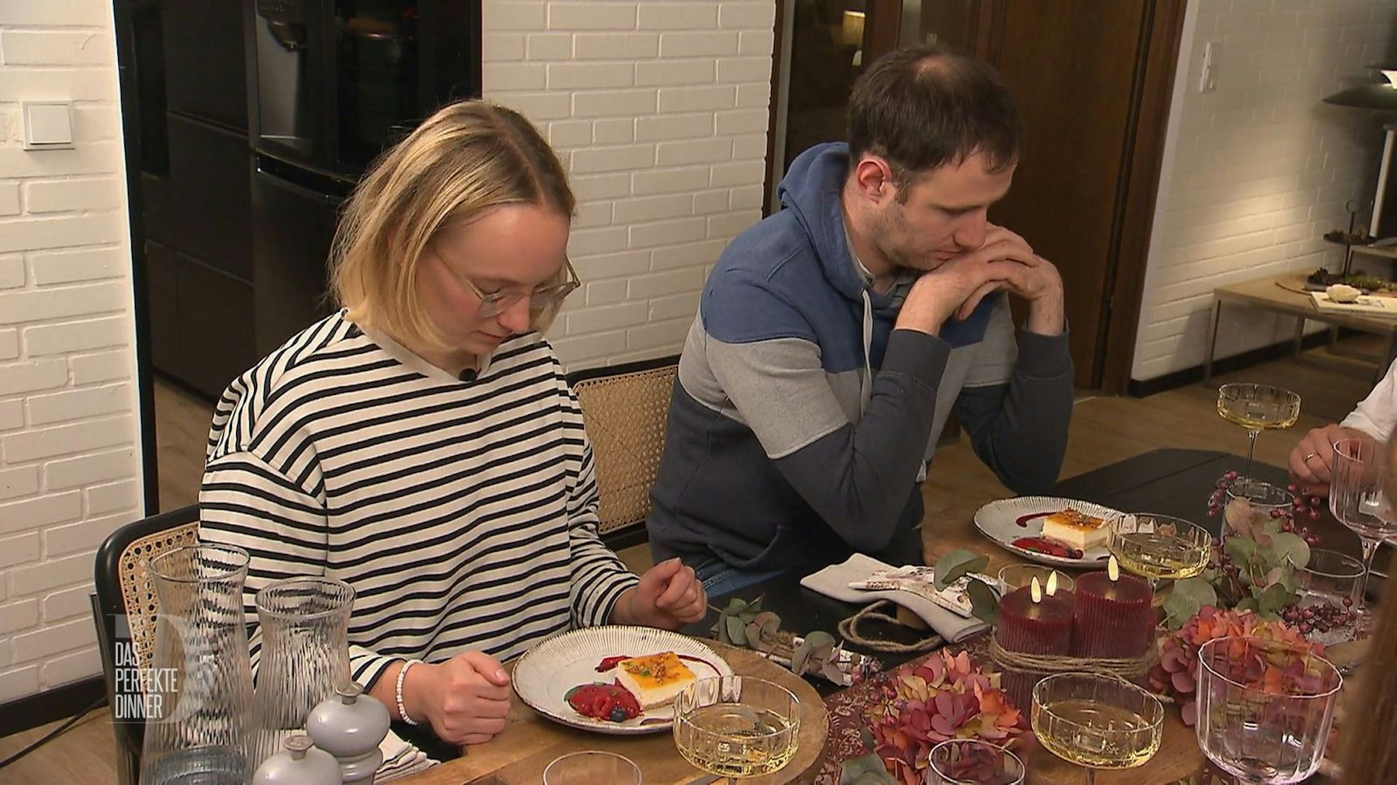 Von wegen nur Käsekuchen: Robert hat sich beim Anrichten viel Mühe gegeben.
(Bild: RTL)