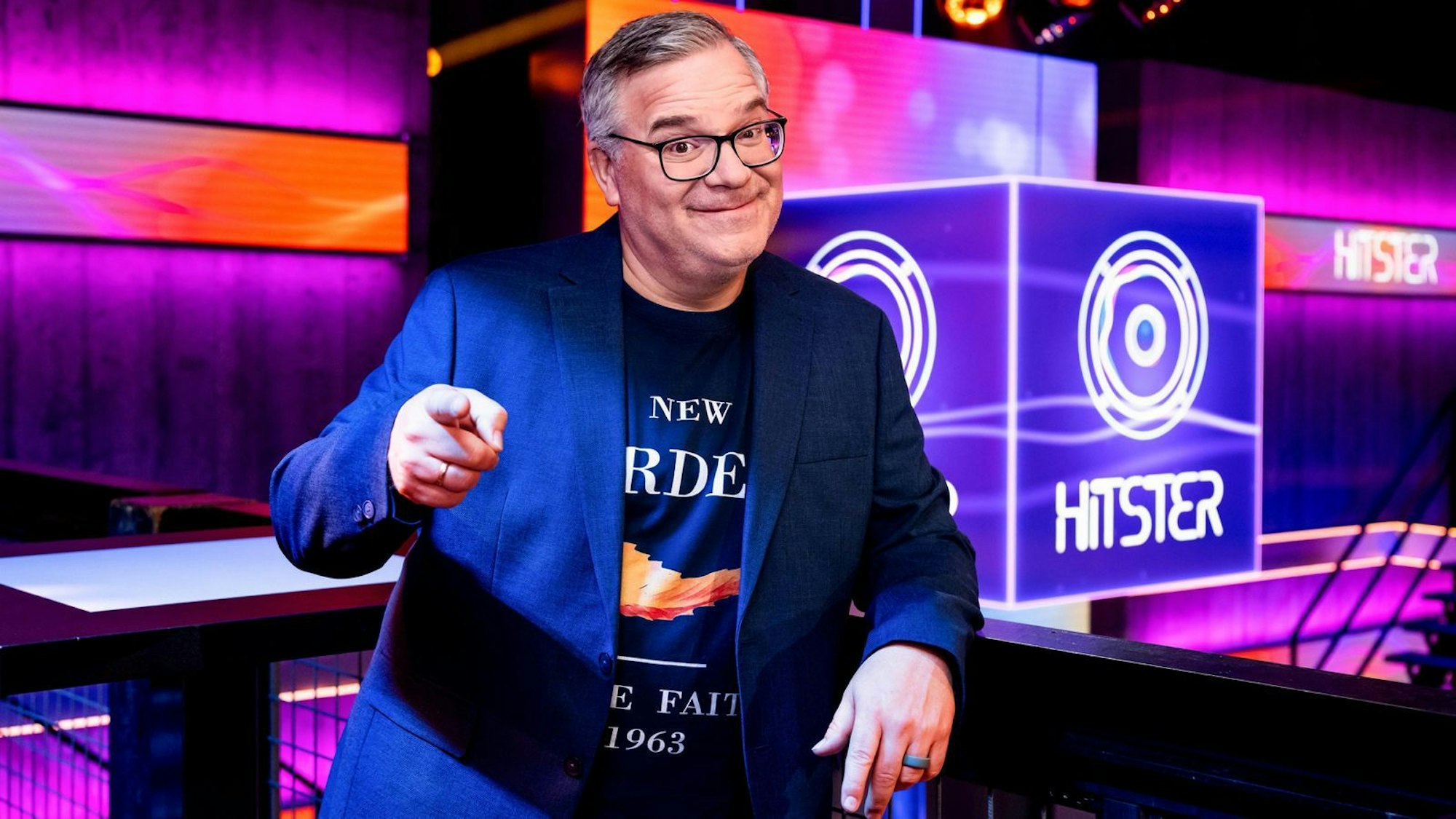 Elton moderiert ab April die neue RTL-Show „Hitster - Die Gameshow der größten Hits“. (Bild: RTL / Annette Etges)