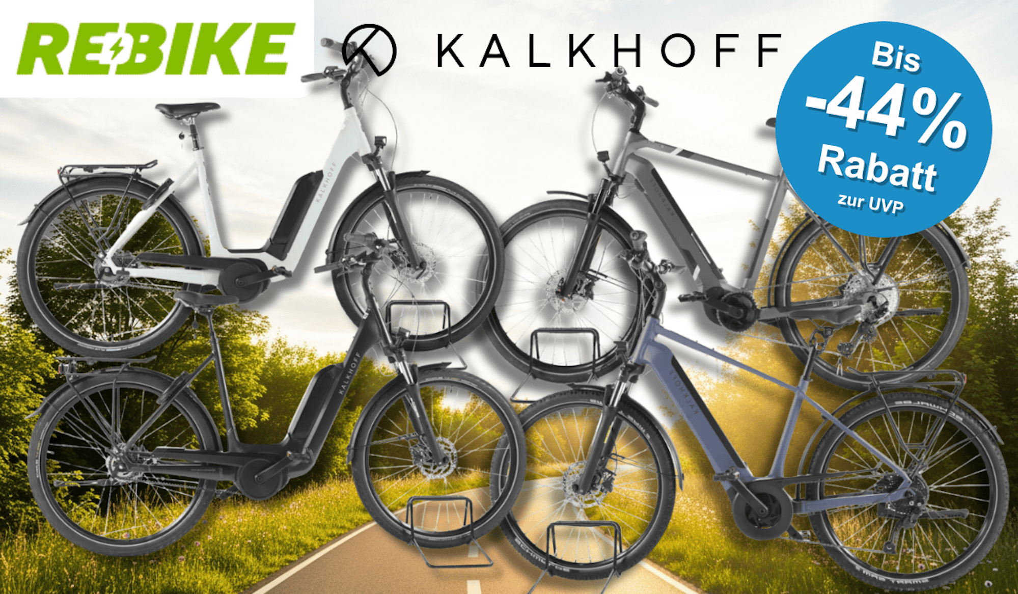 4 unterschiedliche E-Bikes von Kalkhoff vor einem Fahrradweg.
