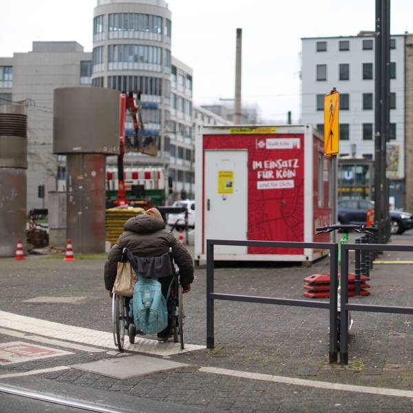 Der Container auf dem Neumarkt dient als Anlaufstelle für die Anwohner.