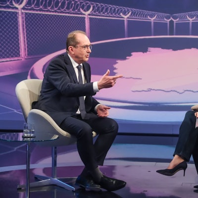 Alexander Dobrindt war am Mittwochabend bei Sandra Maischberger zu Gast. (Bild: WDR/Oliver Ziebe)
