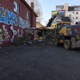 Auf dem Industriegelände hatte sich die Drogenszene angesiedelt. Geplant ist hier seit vielen Jahren ein Mahnmal für die Opfer des Nagelbombenattentats 2004.