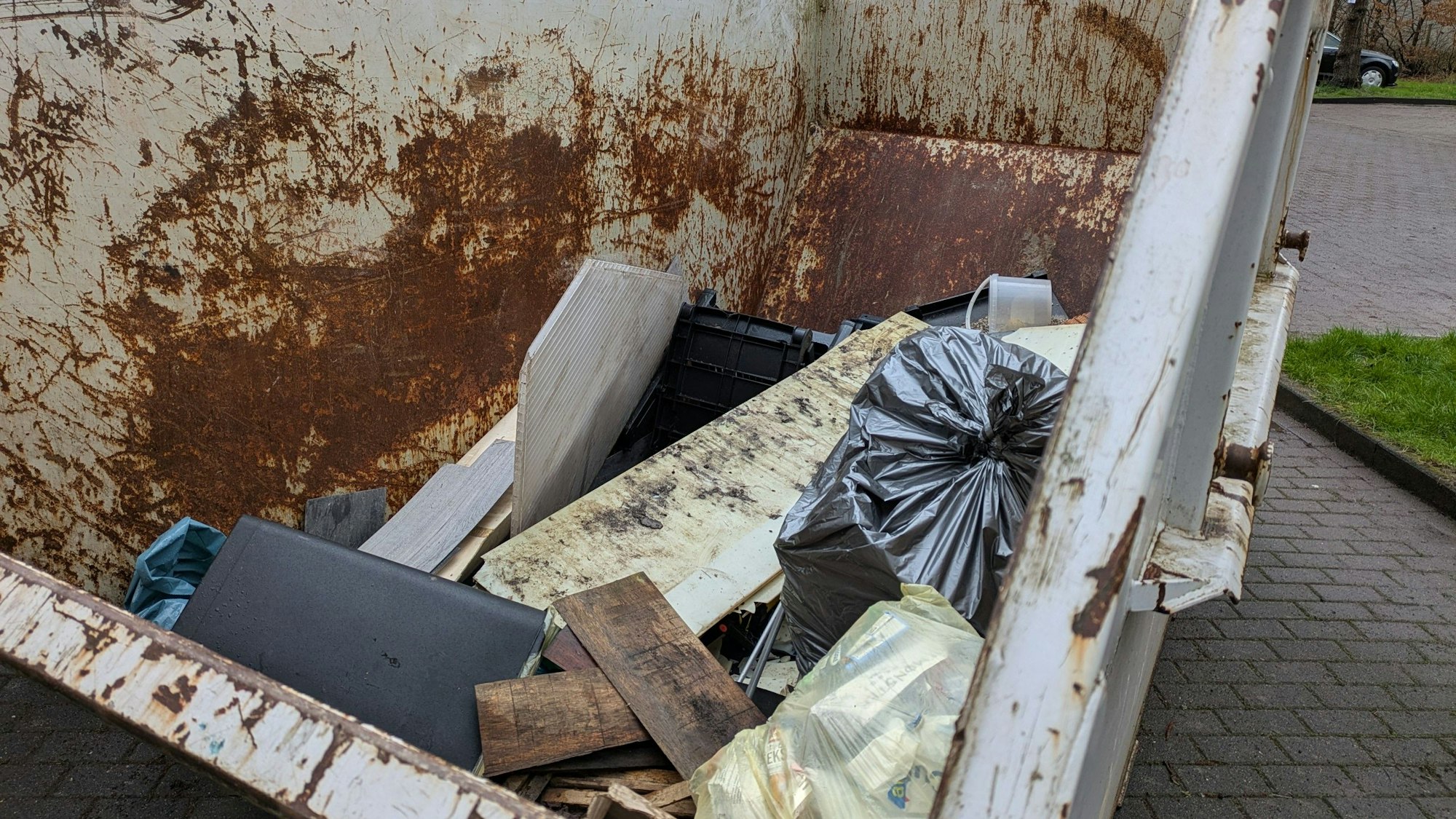 In Leverkusen wird nun härter gegen Vermüllung vorangegangen