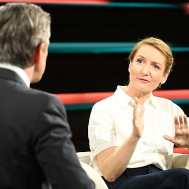 Linken-Chefin Ines Schwerdtner lieferte sich am Mittwochabend ein hitziges Wortgefecht mit ZDF-Moderator Markus Lanz. (Bild: ZDF / Markus Hertrich)