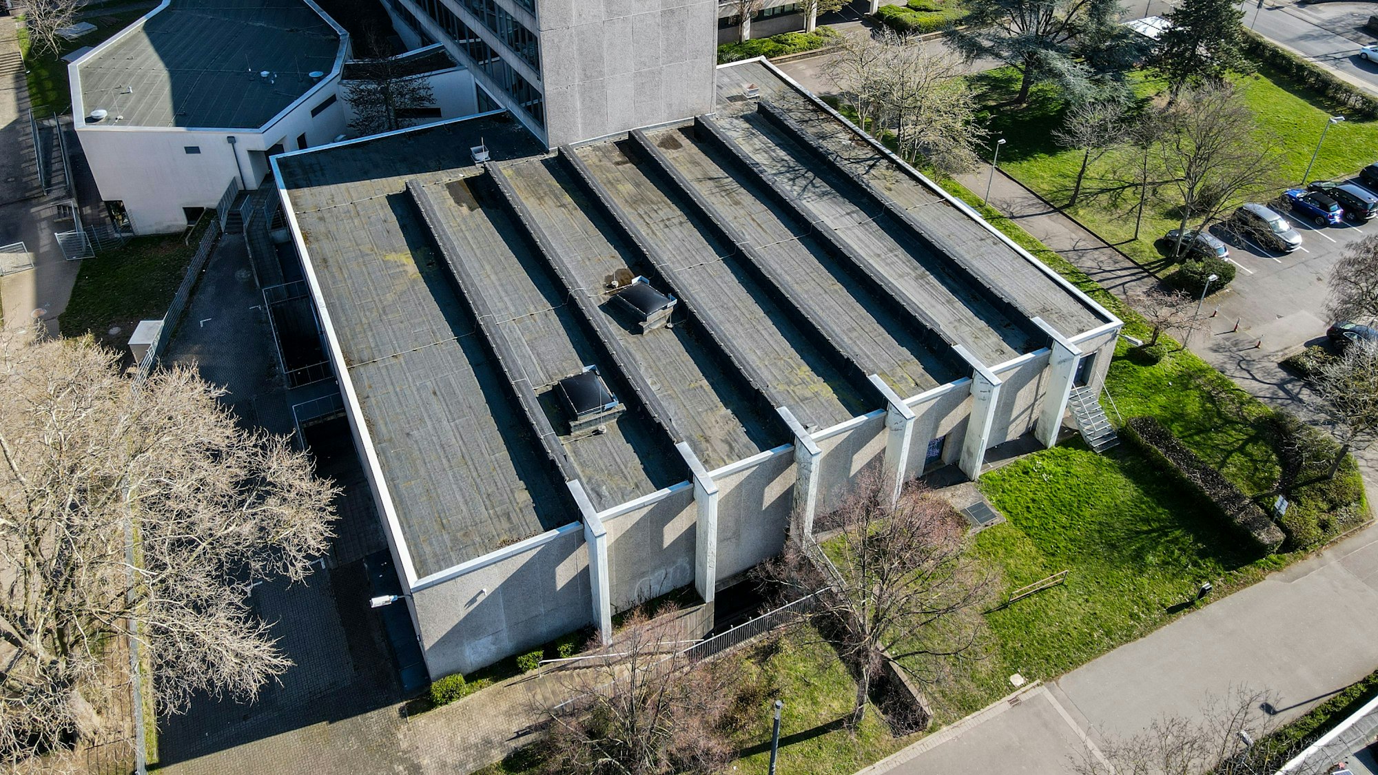 Das Luftbild zeigt das Stadttheater in Euskirchen.