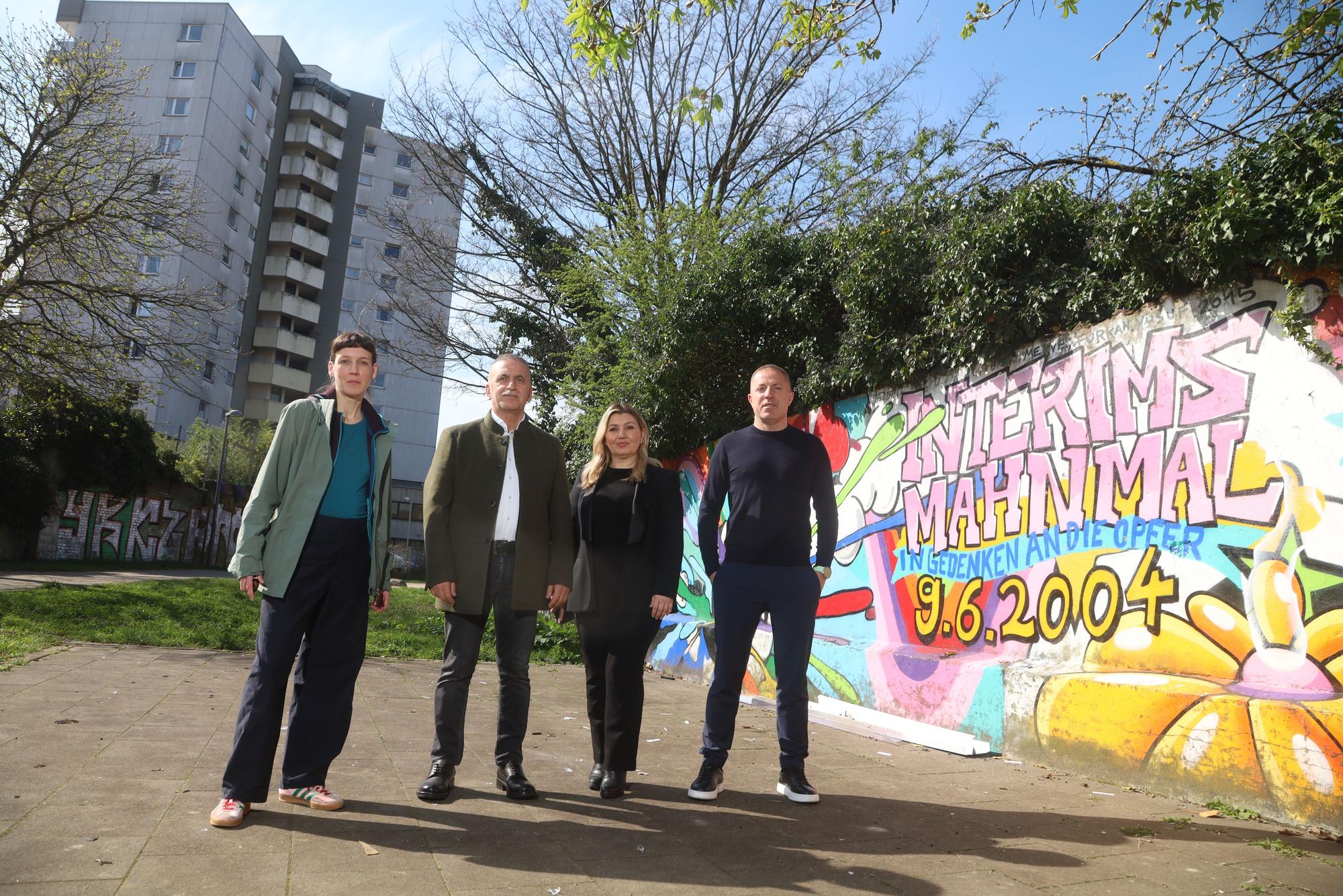 19.03.2026, Köln: Eine Übergangslösung an dem Spielplatz Holweider Straße. Eine Gedenkstätte an das Nagelbomben Attentat an der Keupstraße. Foto: Arton Krasniqi